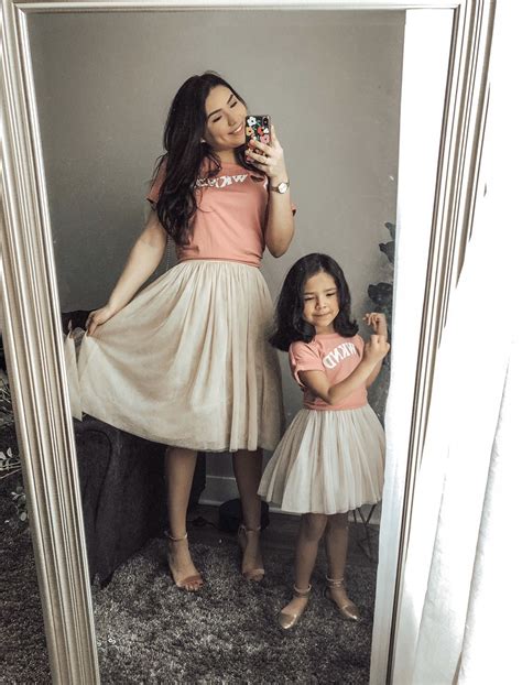 Mother And Daughter Outfits For Pictures at Brenda Rasheed blog
