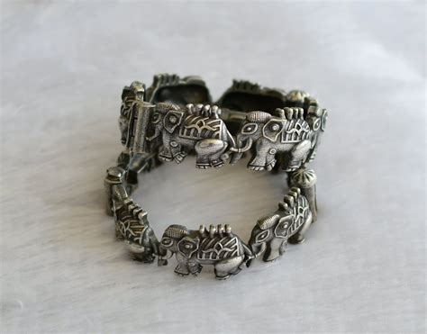 Silver tone elephant screw type bangles(2.4) dj-46424 – dreamjwell