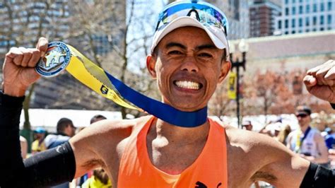 Bangga! Pelari Indonesia Cetak Sejarah di Boston Marathon 2025 - Olahraga