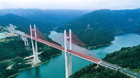 Photos : Construction d'une autoroute dans le sud-ouest de la Chine ...