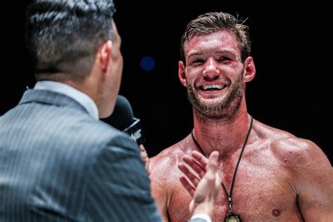 ‘Kami Tak Punya Banyak Uang’ – Bintang Muay Thai Liam Nolan Kenang ...