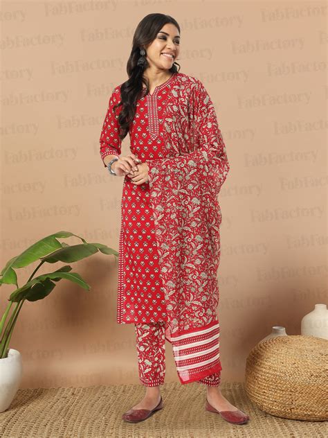 Maroon Round Neck Floral Print Rayon Kurta Sets – The Fab Factory