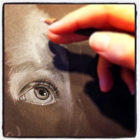 Identity Hand Drawing 的图像结果