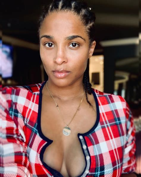 Ciara Sin Maquillaje 20 Fotos E Imágenes De Alta Resolución De Ciara