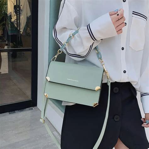Acrylic Chain Small Square Shoulder Bag – CRAZE