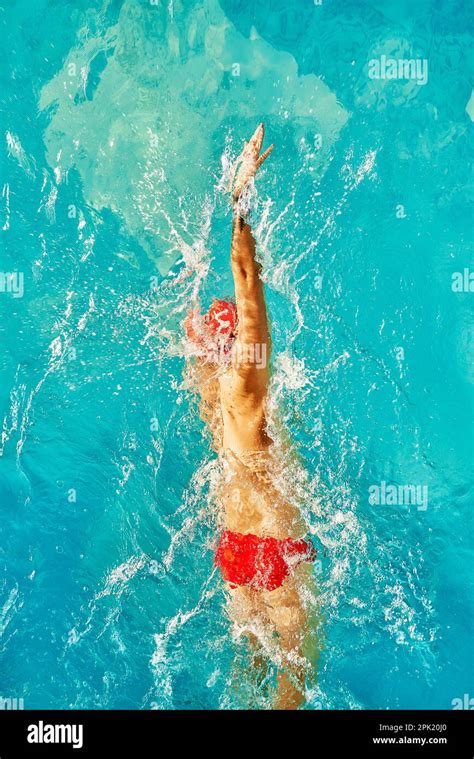 Swimming Men Top View 的图像结果