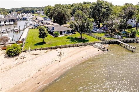 Beach and bay views at one-level Waterfront home - Houses for Rent in ...