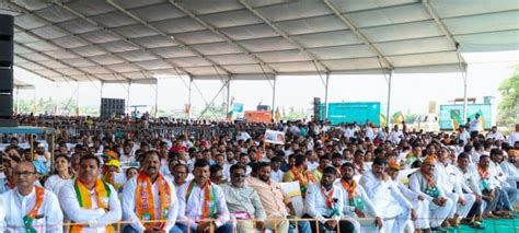 PM Modi electrifies the crowd at spirited rallies in Madha, Dharashiv ...