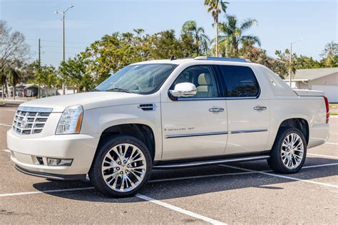 2009 Cadillac Escalade EXT for sale on BaT Auctions - sold for $22,000 on November 7, 2024 (Lot ...