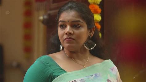 Kudumbashree Sharada TV Serial Online - Watch Tomorrow's Episode Before ...