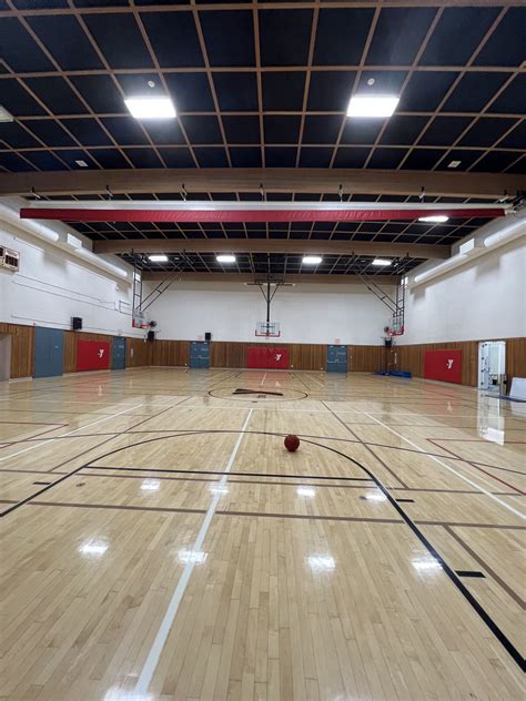 San Rafael, CA Cancha de baloncesto: YMCA San Rafael – Courts of the World