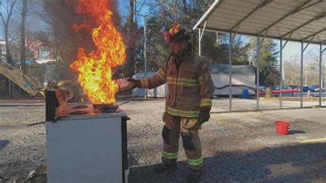 Stop home cooking fires: We test Flour, baking soda, easy-spray ...