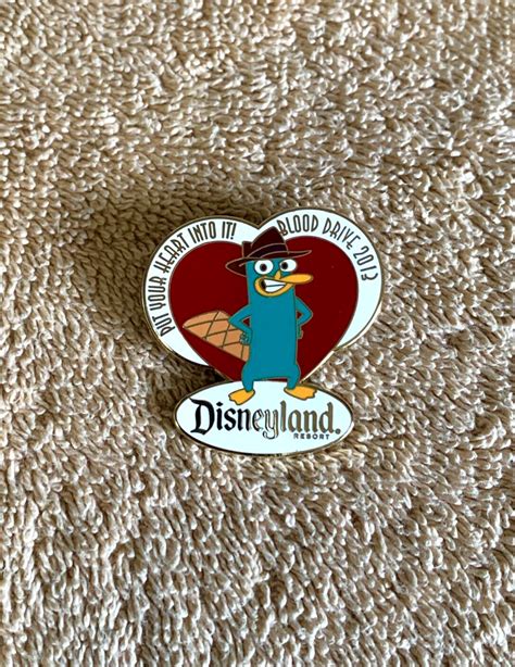 2013 Disneyland Cast Blood Drive Phineas Ferb Perry the Platypus LE ...