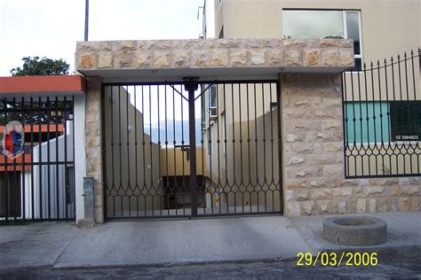 PA022: Catalogo puertas: Puertas Abiertas: : METALICA SUNTAXI : PUERTA ...