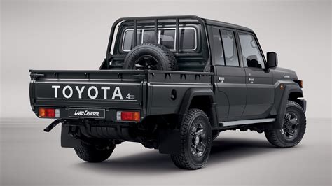 New Toyota Land Cruiser double cab – What you get for R1 million – TopAuto