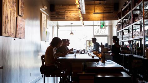 Best bars in Burbank for cocktails, beer and wine