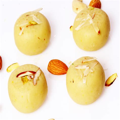 Mawa Peda (white) (200 gms) – Ghasitaram Gifts