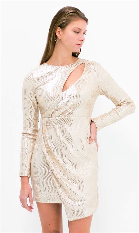 So glam in this white gold dress! Shop this beauty on www.trixlamix.com