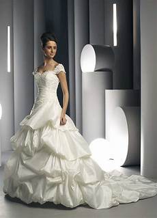 White Wedding Gown by The Wedding Inspirations White Bridal Gowns White Wedding Gown