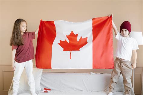 加拿大人短期出国游，返家无需阴性证明 - 加晓移民公司