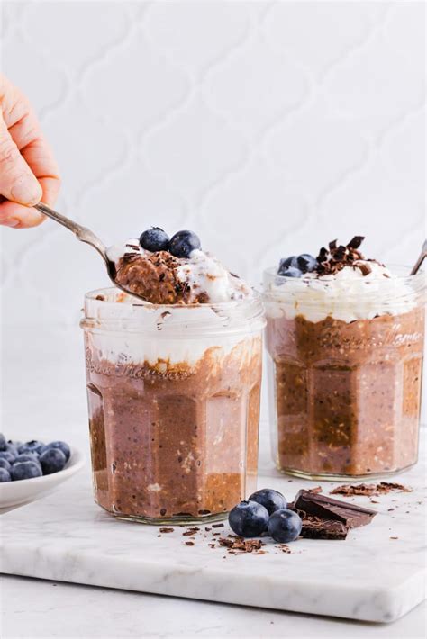 Chocolate Protein Overnight Oats (30+ grams protein!) - The Balanced ...