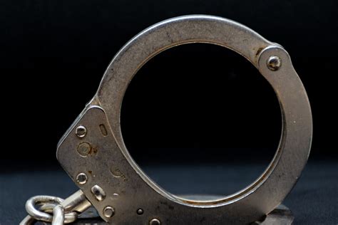 Bench Warrants vs. Arrest Warrants: Key Differences You Should Know ...