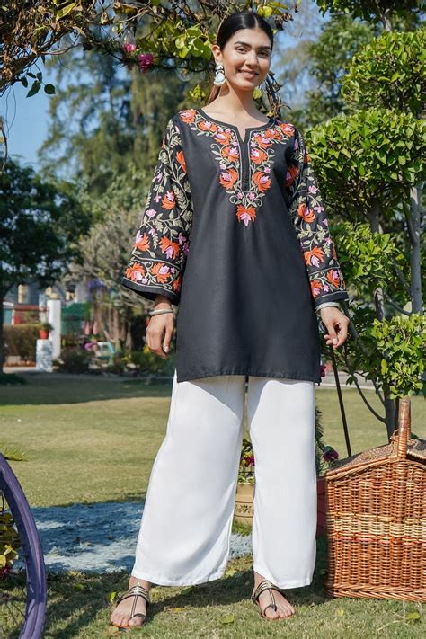 House Of Kari(Chikankari Clothing) - Kashmiri Aari Work Cotton Short ...