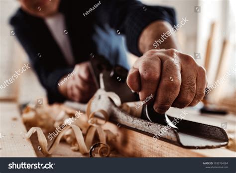 Using a Hand Planer 的图像结果