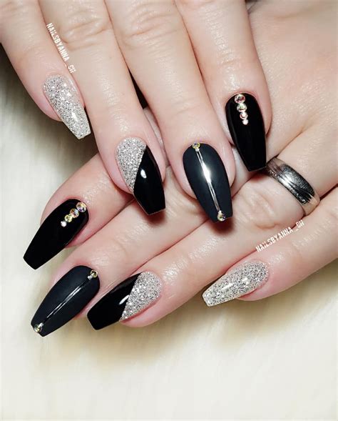 black nail designs with glitter