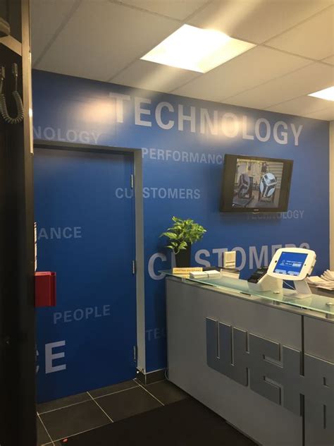 Bussiness Paper Wall 的图像结果