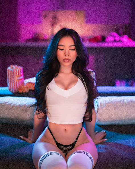 Alyssa Griffith | wanna join? 🍿 ️ 1, 2, 3, or 4? @FashionNova | Instagram