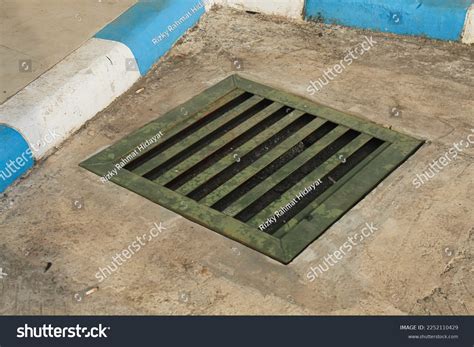18 Drain Absorbant Cover Images, Stock Photos & Vectors | Shutterstock