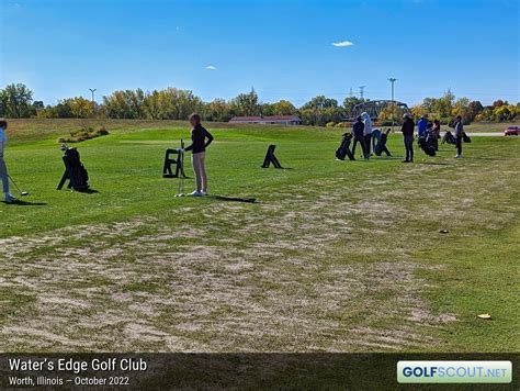 8 photos of the Water's Edge Golf Club practice area | GolfScout