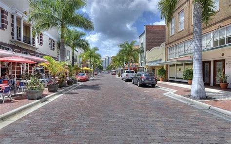 THE HIBISCUS HOUSE OF FORT MYERS - B&B Reviews, Photos, Rate Comparison ...