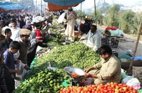 पाक राजनीतिक अस्थिरता से गृह युद्ध के निकट महंगाई बढ़ने, विदेशी मुद्रा ...