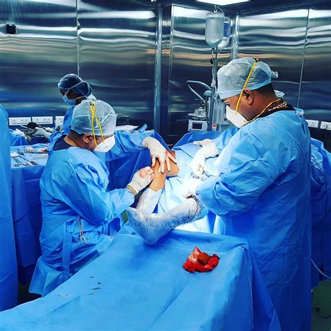 Advanced Sports & Joint Replacement Surgery - ACL Reconstruction, Total ...