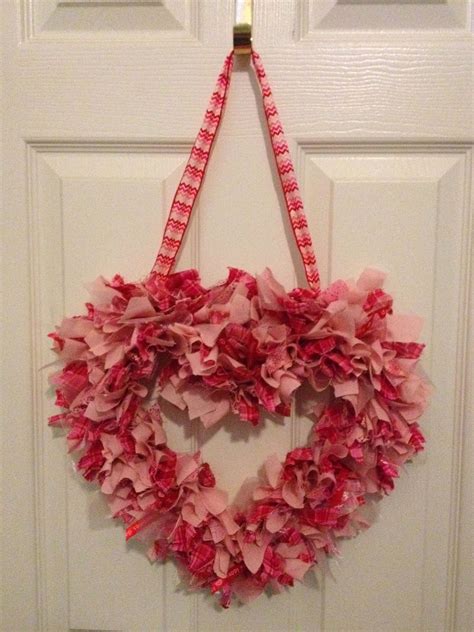 All in a day or two : Heart Rag Wreath Tutorial