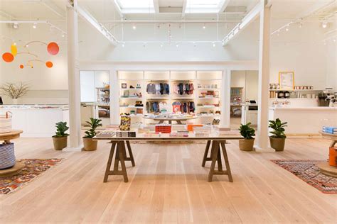 SID AND ANN MASHBURN EXPAND ATLANTA FLAGSHIP, INTRODUCE KID'S LINE