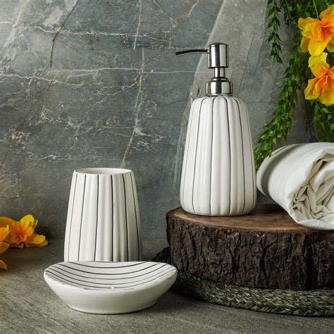 Ceramic Ribbed Bath Accessory – The Decor Mart