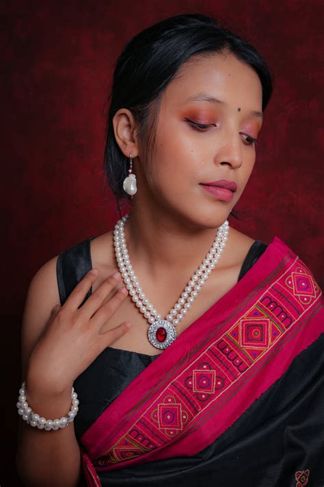 Sparkling Wine Pearl Necklace: Radiant Elegance By Totapari Jewellery