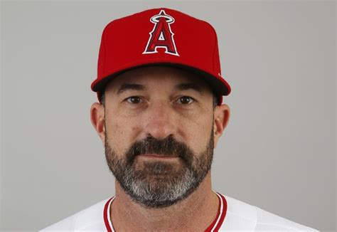 Angels suspend Mickey Callaway after behavior allegations
