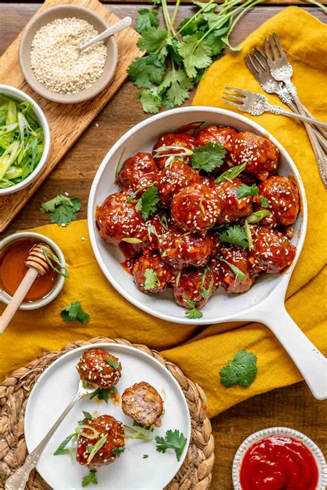 Honey Sriracha Meatballs – The Cozy Plum