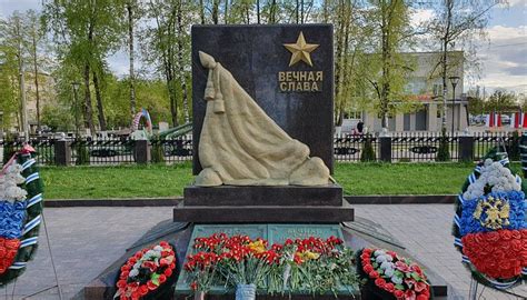 MONUMENT TO THE SOLDIERS OF THE 43RD GUARDS LATVIAN RIFLE DIVISION ...