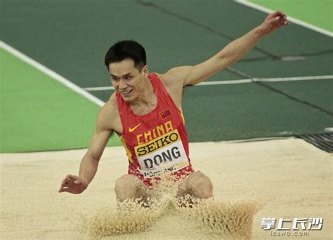 衡阳伢子勇夺男子三级跳远世界冠军 比肩刘翔-湖南-长沙晚报网