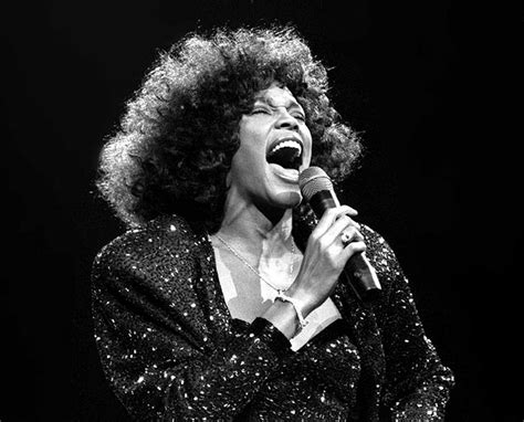 Whitney Houston dead: Singer exuded sense of elegance, but followed ...