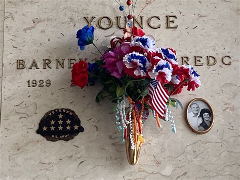 Barney McCoy Younce Jr. (1929-2015) - Find a Grave-gedenkplek