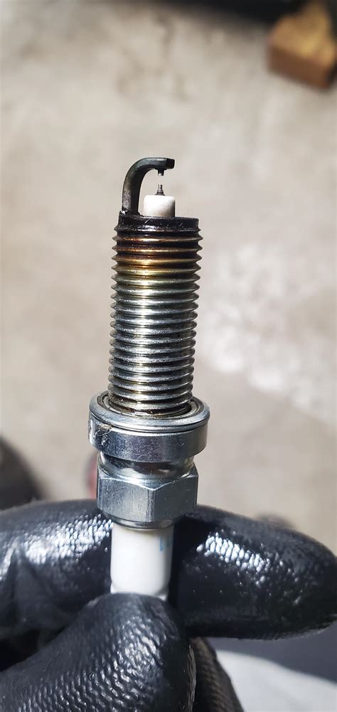 Is this spark plug fouled? : r/MechanicAdvice