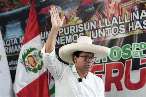 Peruvian Markets Stumble as Castillo-Backed Leftist Gains Ground
