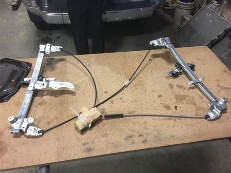 4th Gen 4Runner Tailgate Window Repair 的图像结果