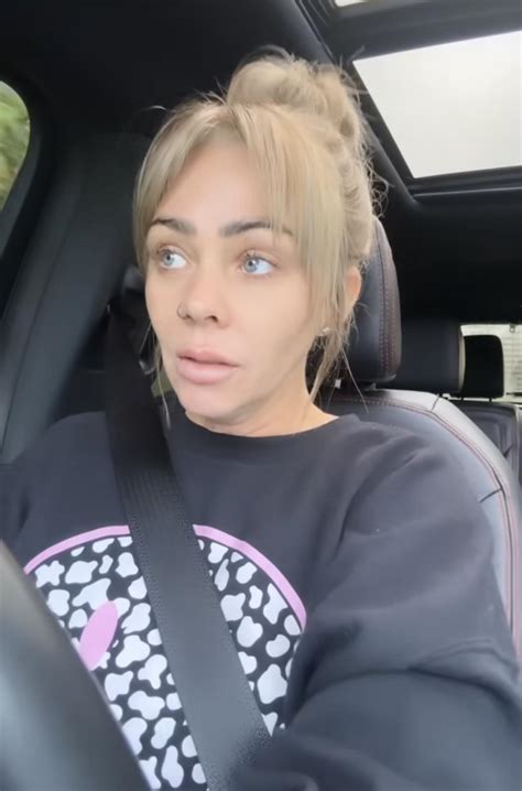 The bang parted down the middle is killing me 💀 Also, she’s on her way ...